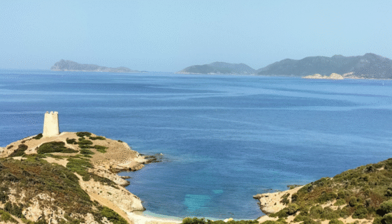Ruta por Cerdeña en autocaravana en familia con playas y naturaleza.