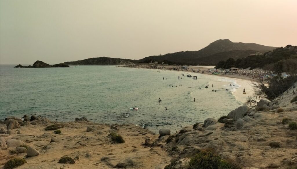"Playa cercana a sosta camper en Cerdeña"